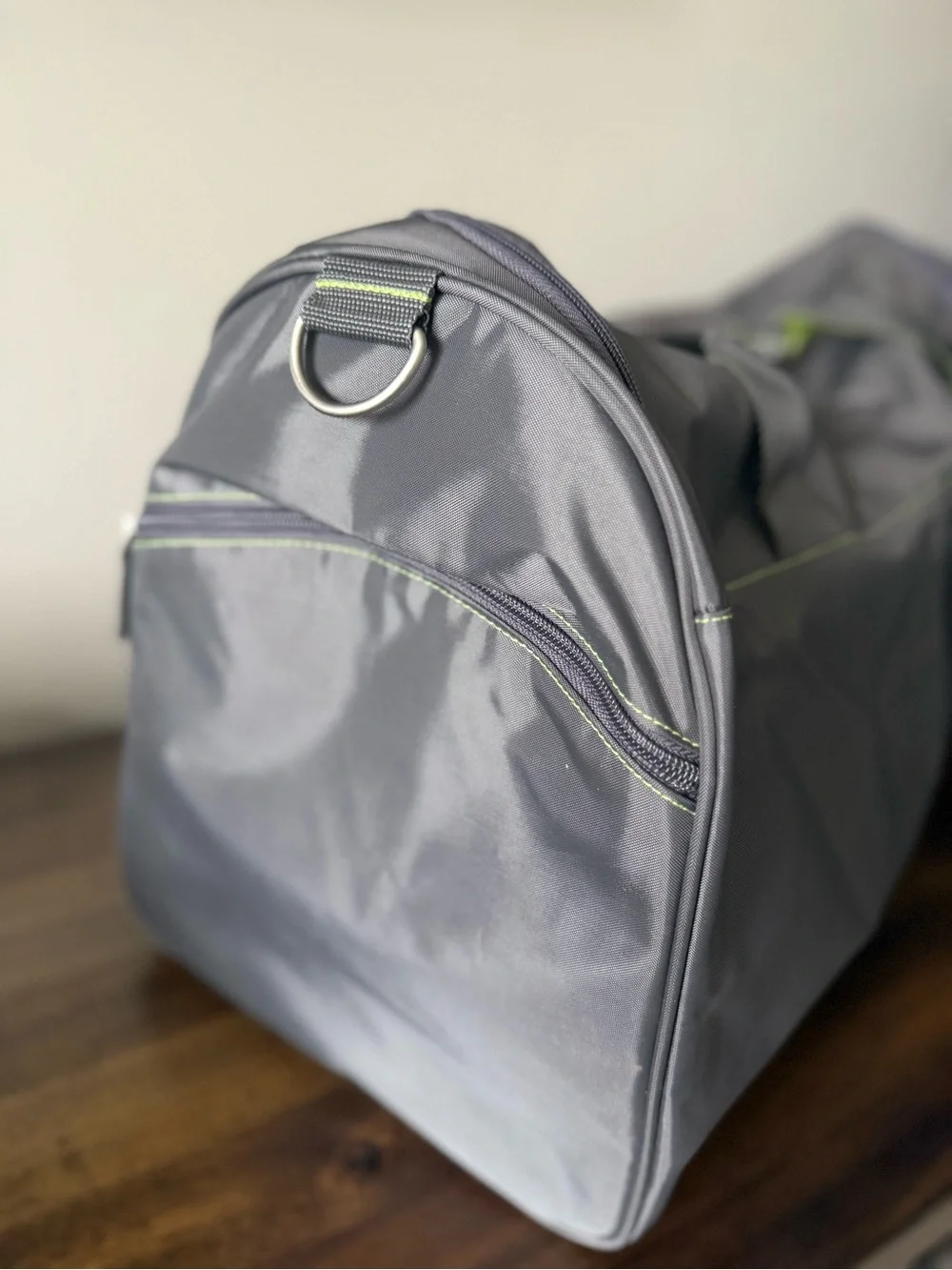Kenneth Cole Reaction Duffle Large Gym Tote Gray Grey Bag Zipper Green Durable